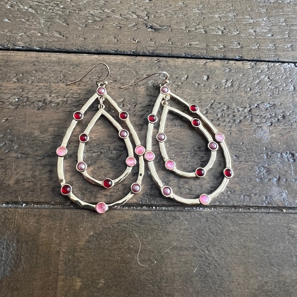 Jewelry - Gold Plated Teardrop‎ Earrings with pink and red colors